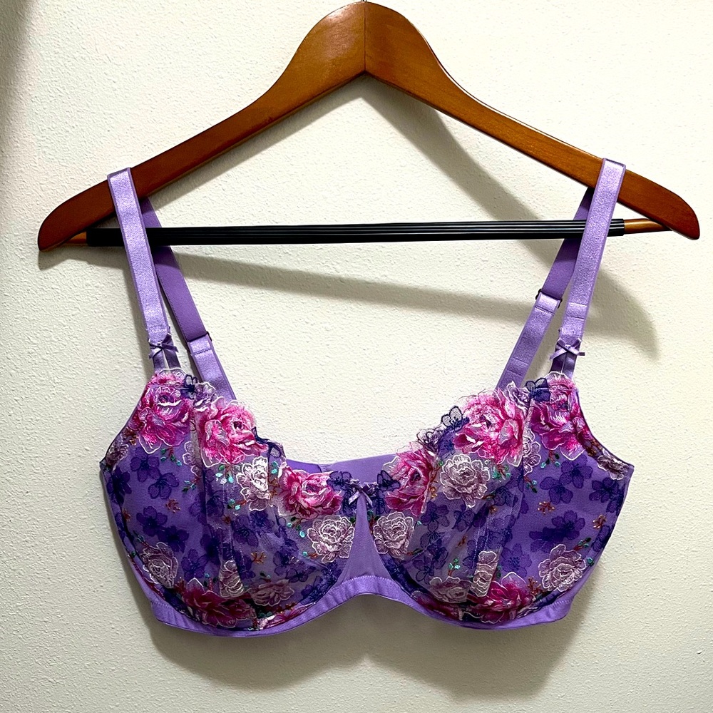 NWOT! Victoria’s Secret Embroidered Bra